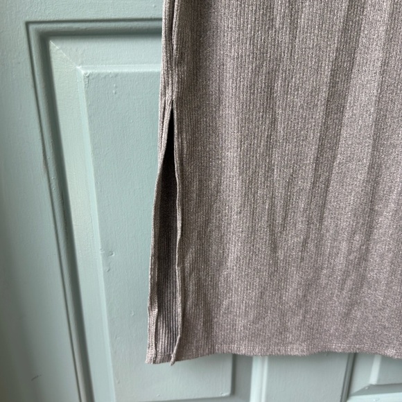 π€ Gray Ribbed Midi Tank Dress | Side Slits | Size L - Picture 2 of 3